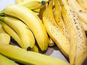 foto de bananas maduras