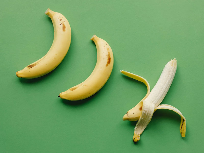 banana com fundo verde