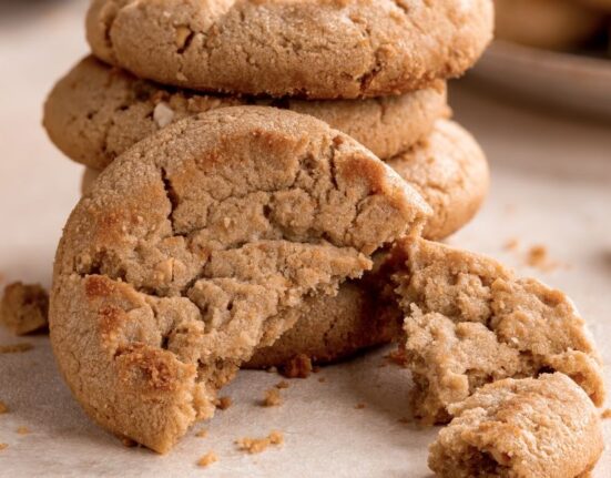 Segredos da Cozinha Aprenda a Fazer Cookies de Amendoim na Air Fryer com Apenas 3 Ingredientes!