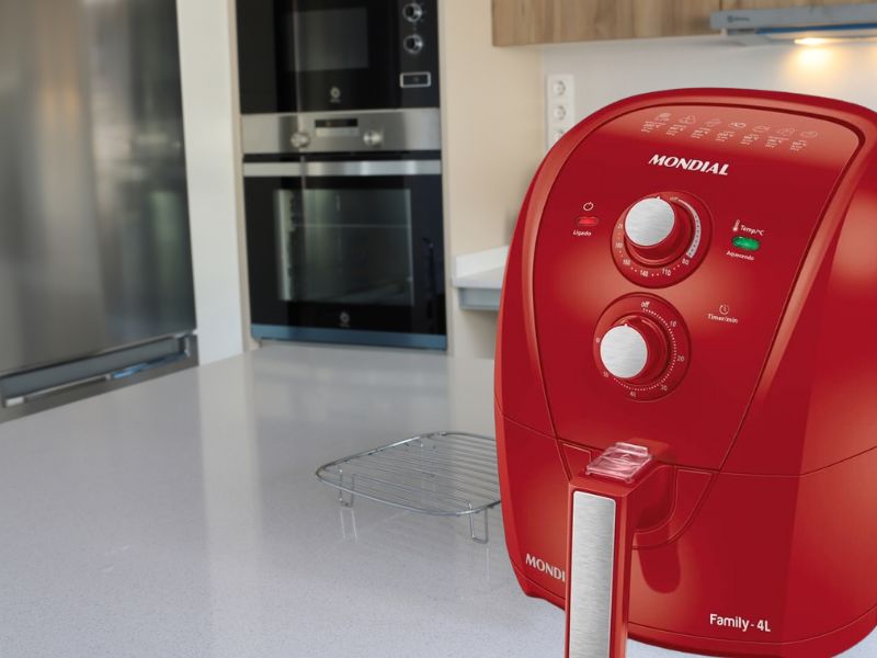 Cozinha Vibrante: Transforme sua bancada com uma Air Fryer Vermelha