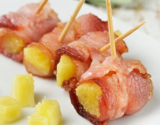 Receita 3: Espetinho de Abacaxi com Bacon