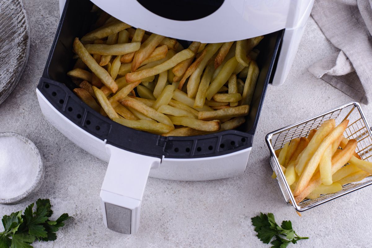 Descubra se batata frita na air fryer engorda ou não - AirBR