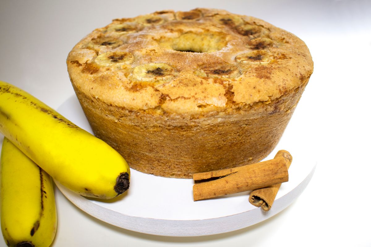 Receita de bolo na Airfryer: Bolo de banana com canela